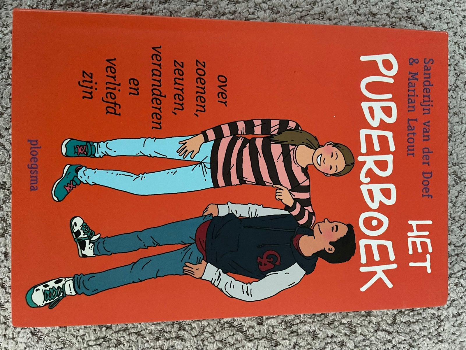 Het Puberboek: Over zoenen, zeuren en verliefd zijn, Boeken, Ophalen of Verzenden, Zo goed als nieuw, Non-fictie