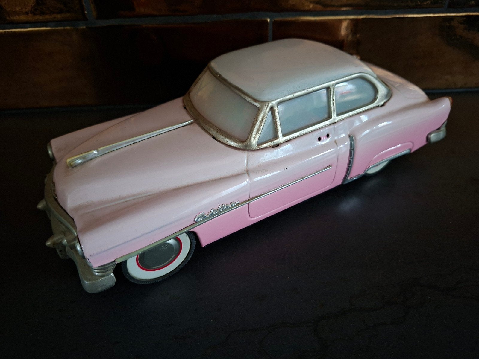 Vintage Roze Cadillac Modelauto 1950 - Decoratie, Ophalen of Verzenden, Gebruikt, Auto, Overige merken
