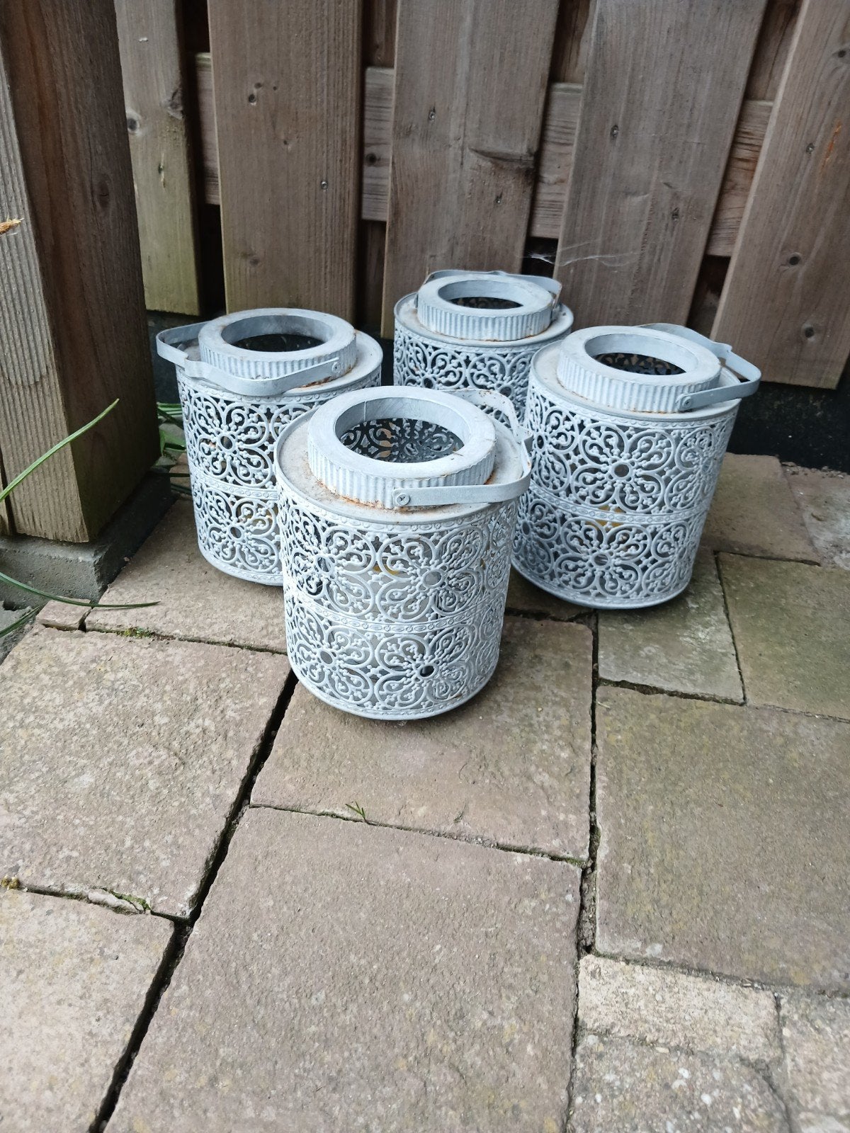 Set van 4 witte metalen windlichten met patroon, Ophalen, Windlicht, Gebruikt, Wit