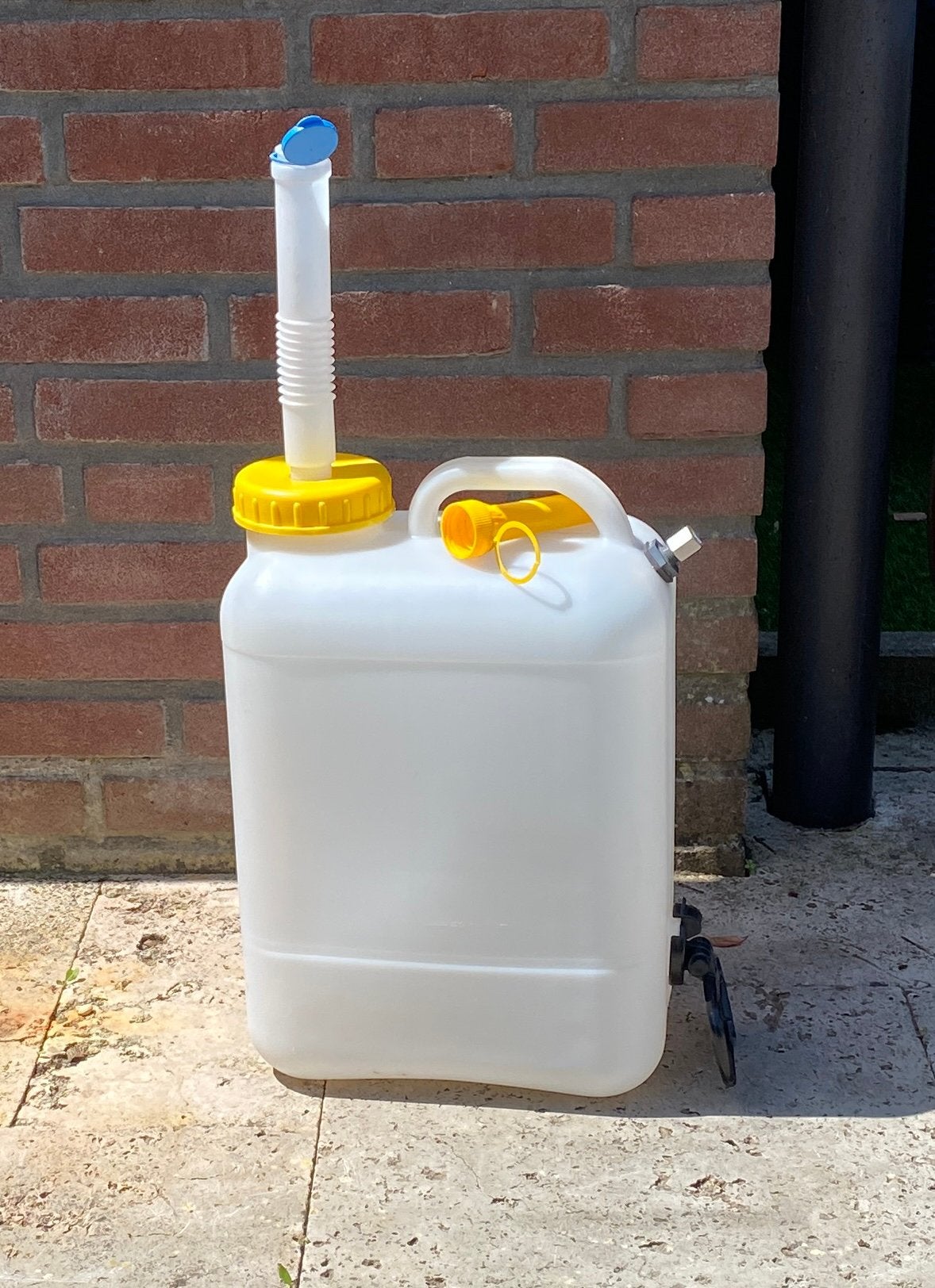 Handige Watertank Ideaal voor Camping/Tuin, Caravans en Kamperen, Ophalen, Zo goed als nieuw