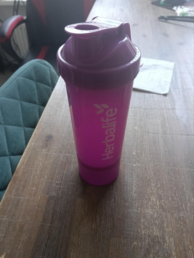 Dames Herbalife Shaker - Paars, Sport en Fitness, Ophalen of Verzenden, Zo goed als nieuw, Poeder of Drank
