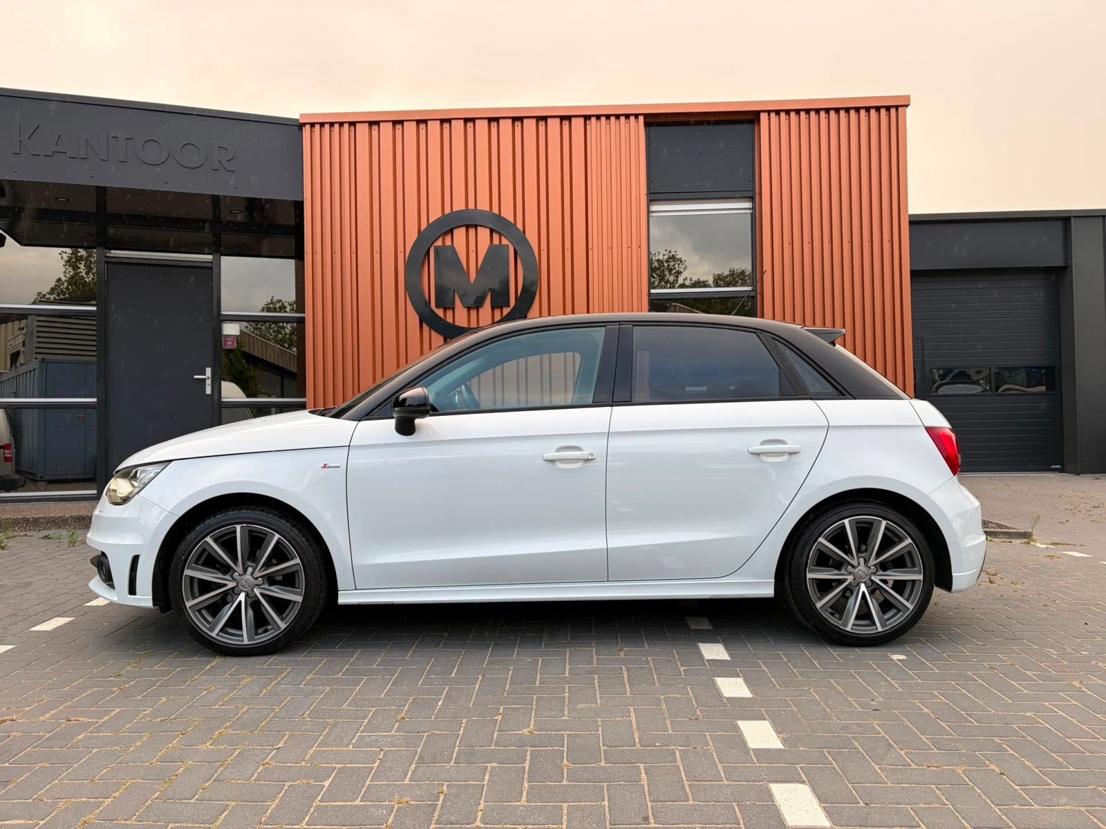 Audi A1 Sportback 1.2 TFSI S-Line Stoelverw/PDC/Clima, Auto's, Voorwielaandrijving, Euro 5, 4 cilinders, 4 stoelen