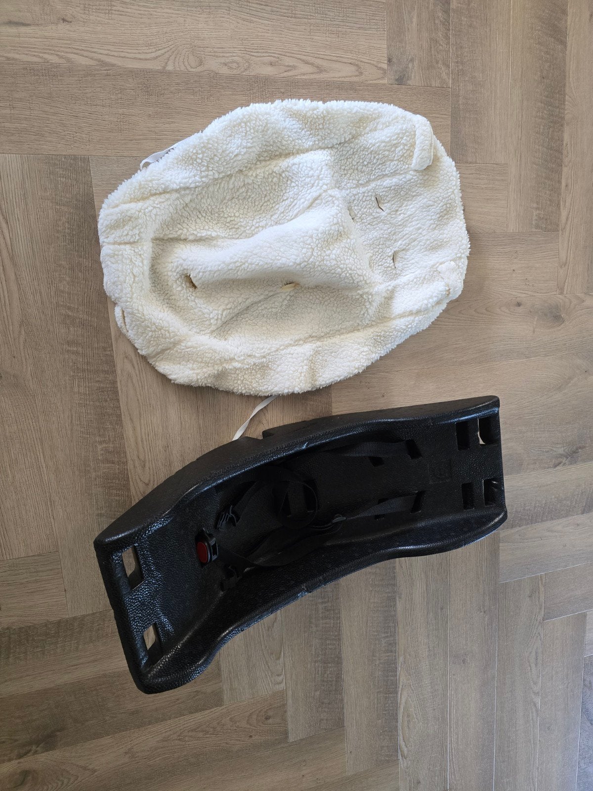 Melia babyschaal met schapenvacht, Gebruikt, Overige methoden, Ophalen of Verzenden, 0 t/m 10 kg