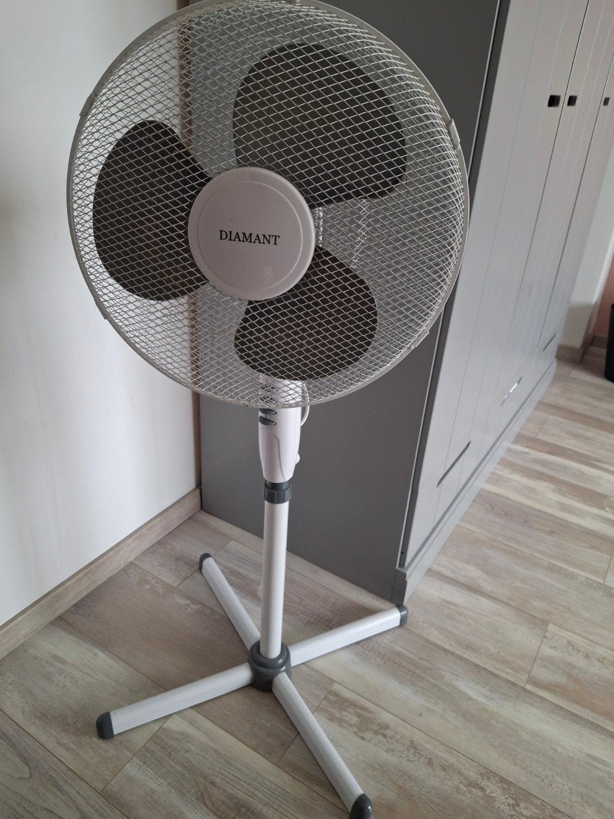 Diamant Statiefventilator 40cm - Krachtige Koeling, Ophalen of Verzenden, Zo goed als nieuw, Statiefventilator