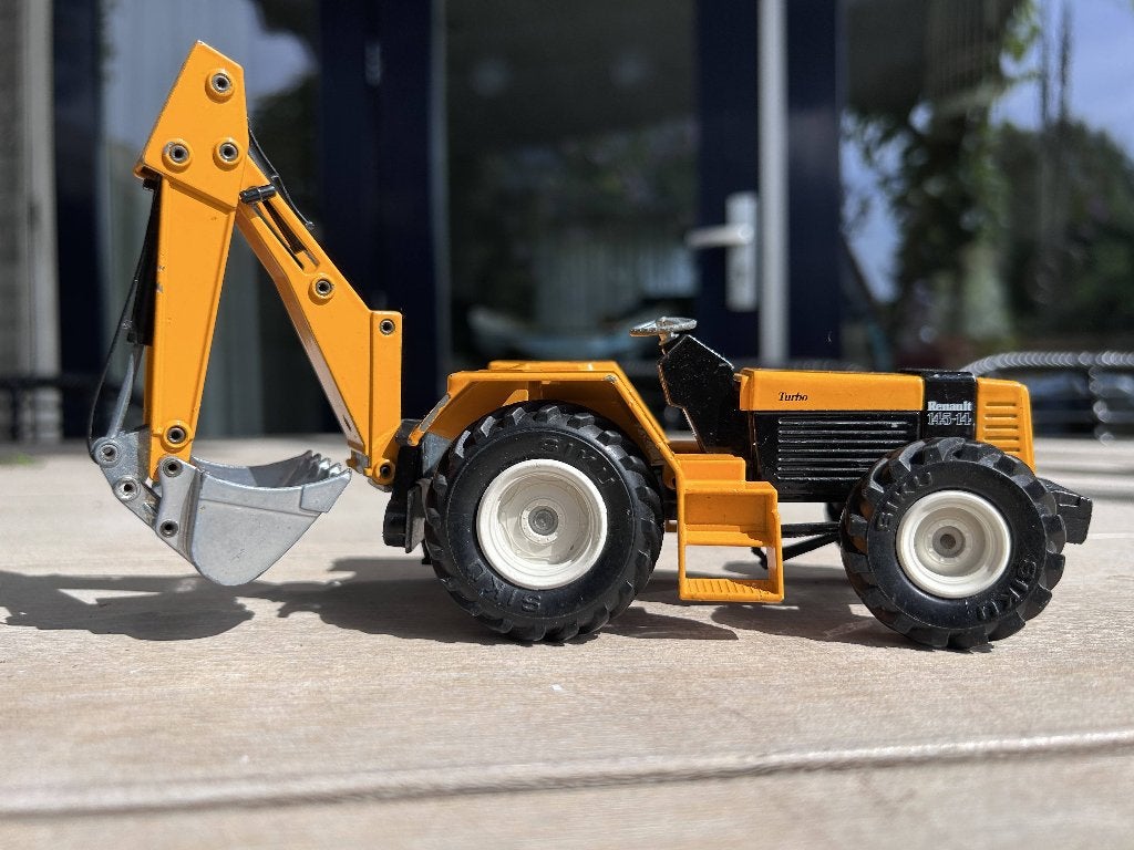 Vintage Siku Renault 145-14 Turbo met graafarm – 1:32, Hobby en Vrije tijd, Ophalen of Verzenden, Gebruikt, Tractor of Landbouw