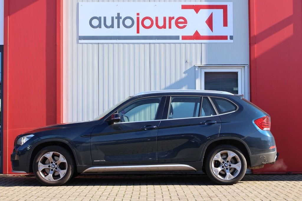 BMW X1 sDrive20i Executive | Origineel NL | Navigatie | PDC, 4 cilinders, Blauw, Origineel Nederlands, 184 pk