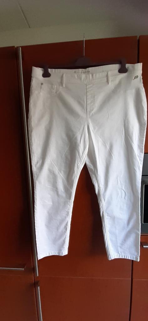 Nette zgan witte  7/8 broek maat 48-50 van Miss Etam, Wit, Ophalen of Verzenden, Zo goed als nieuw, Miss Etam