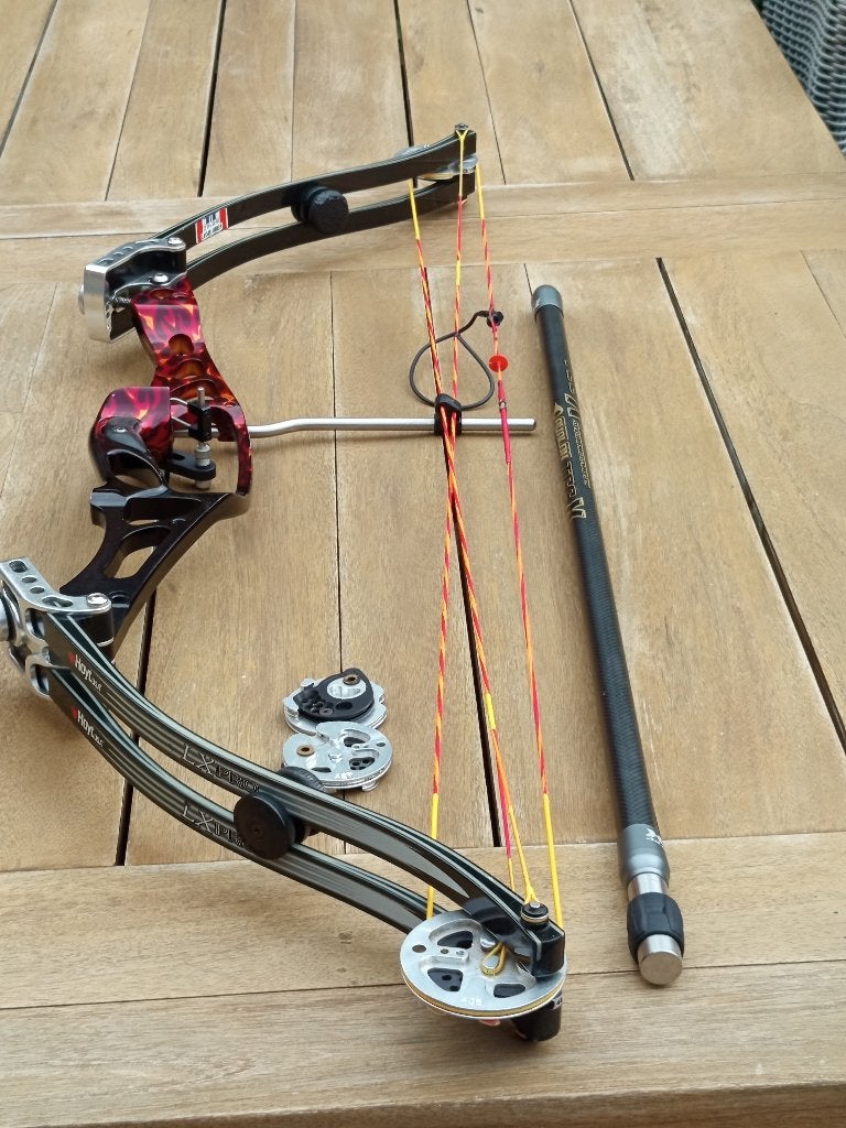 rh hoyt protec 40-50 pond  28-32 treklengte, Sport en Fitness, Handboogschieten, Zo goed als nieuw, Compoundboog, Ophalen