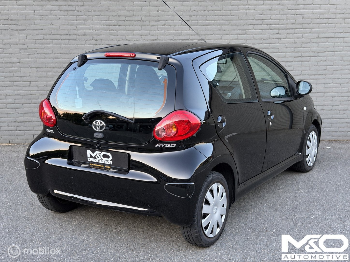 Toyota Aygo 1.0-12V + | AUTOMAAT | AIRCO | E-RAMEN, Auto's, Stof, Gebruikt, Zwart, Origineel Nederlands