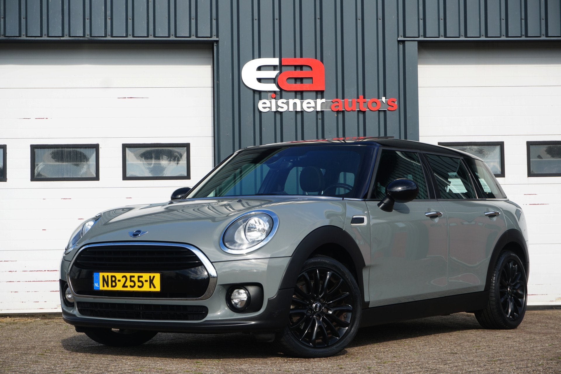 MINI Clubman 1.5 Cooper 136PK | SCHUIF/KANTELDAK | PDC | NAV, Auto's, Voorwielaandrijving, Gebruikt, Origineel Nederlands, Handgeschakeld