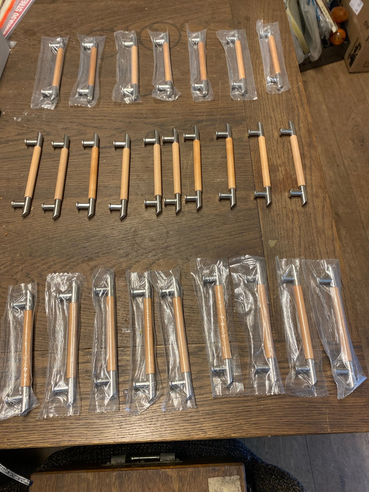 Set van 25 RVS (aluminium?)en houten handgrepen,nieuw!, Ophalen of Verzenden, Nieuw