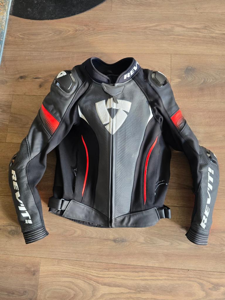 Revit motorjas (maat 03) en broek (maat 38), Motoren, Kleding | Motorkleding, Ophalen, Revit REV’IT, Combipak, Dames
