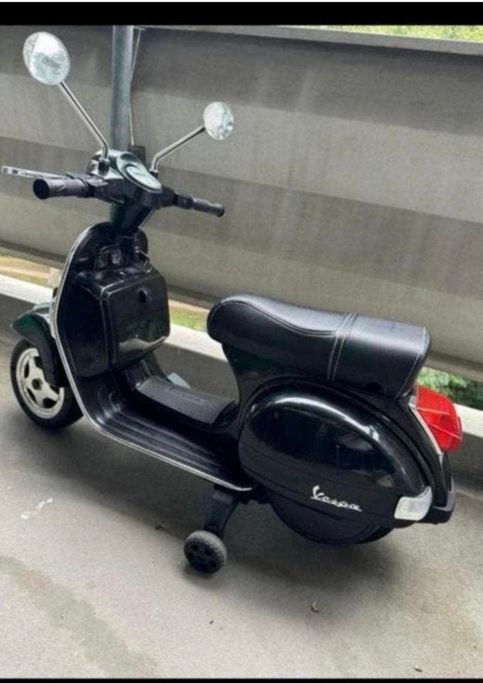Accu kinder Vespa scooter PX 150 12wolt, Kinderen en Baby's, Ophalen, Zo goed als nieuw