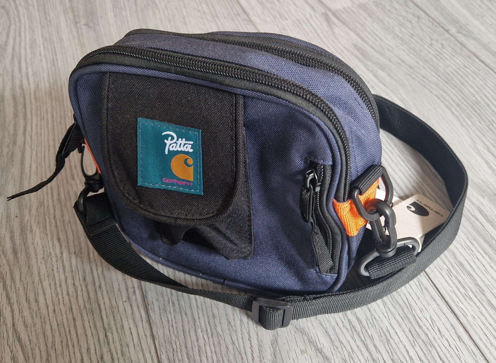 Carhartt WIP x Patta Schoudertas - Nieuw met labels, Ophalen of Verzenden, Nieuw, Blauw, Overige merken