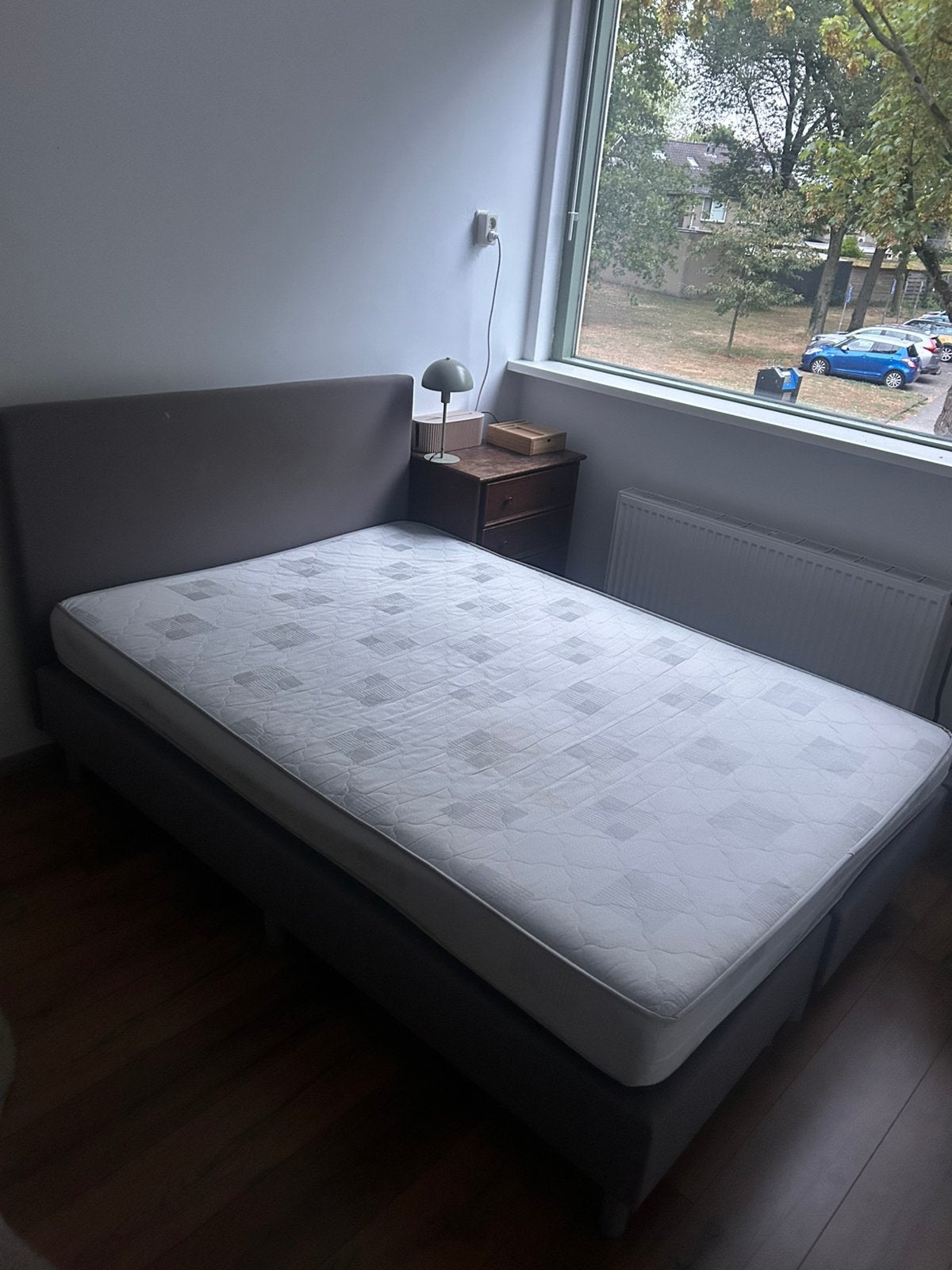 Boxspring 140x200 incl. matras en hoofdbord, vanaf 21/08 weg, Ophalen, Gebruikt, Tweepersoons, 140 cm