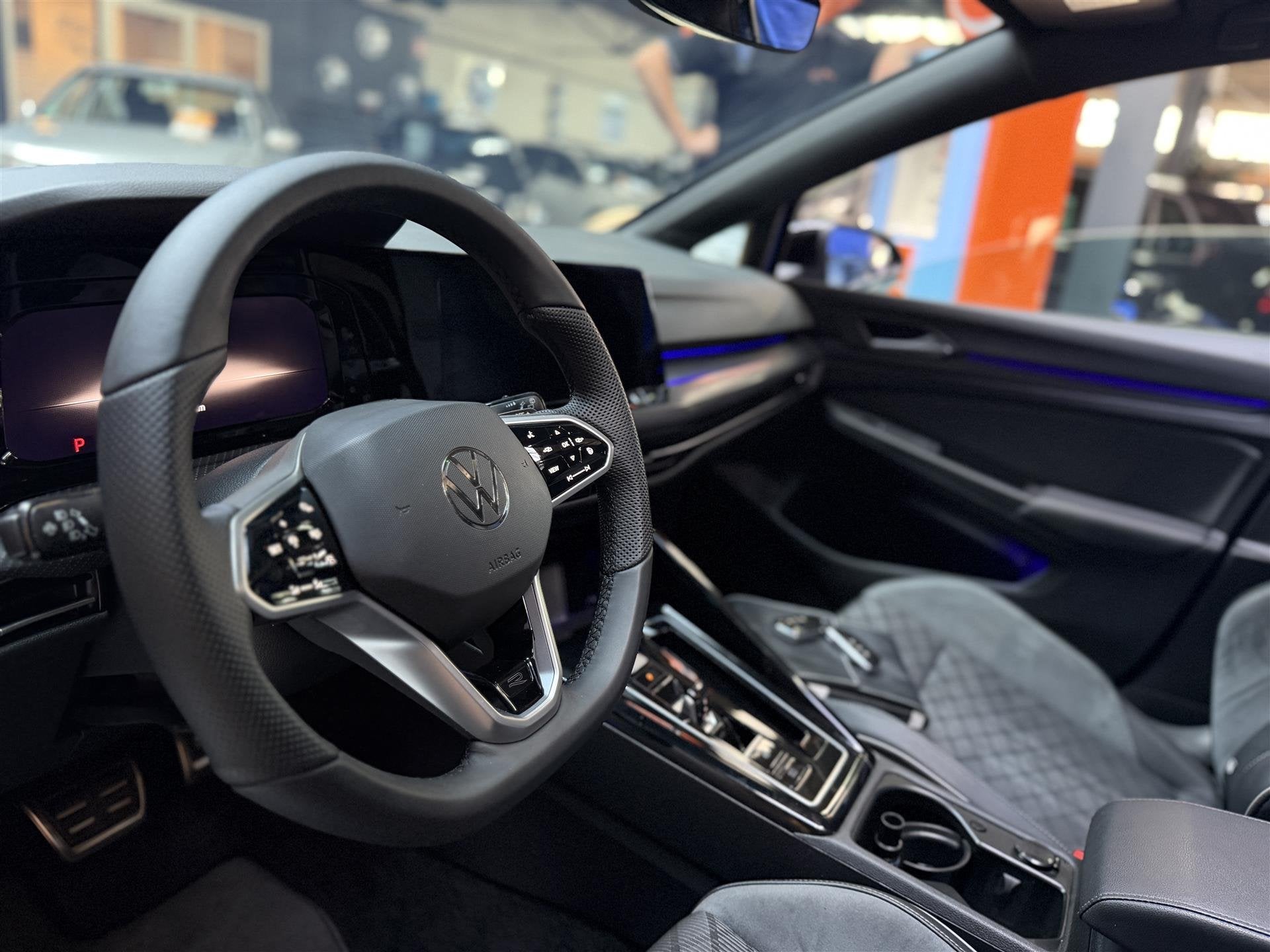 Volkswagen Golf 1.5 eTSI DSG | R-Line | Vol optie | Pano | M, Automaat, 4 cilinders, 150 pk, Blauw