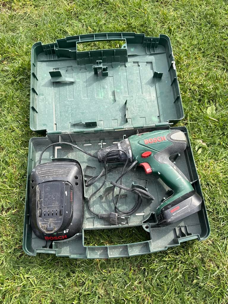 Bosch Boor- en Schroefmachine met Oplader, Doe-het-zelf en Verbouw, Gereedschap | Boormachines, Ophalen, Gebruikt, Variabele snelheid