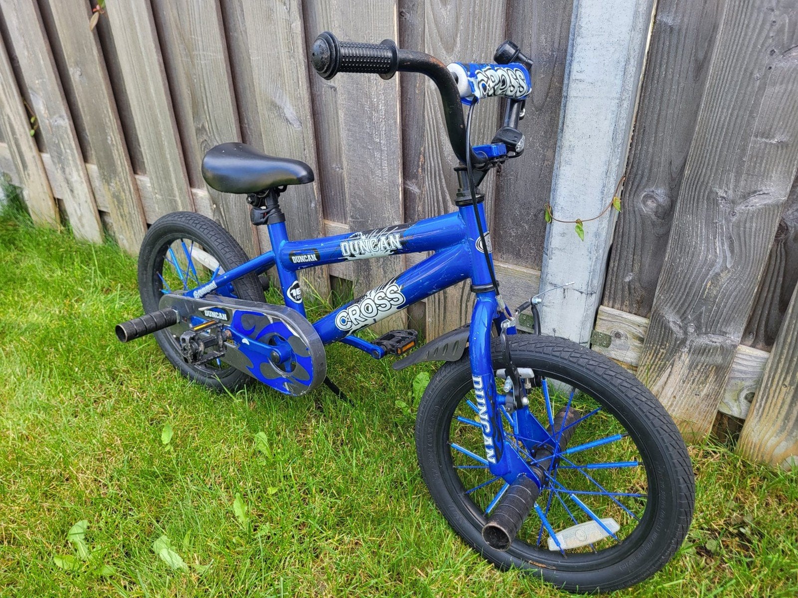 Foto 4 van 16 inch kinderfiets/BMX, zijwieltjes meegeleverd