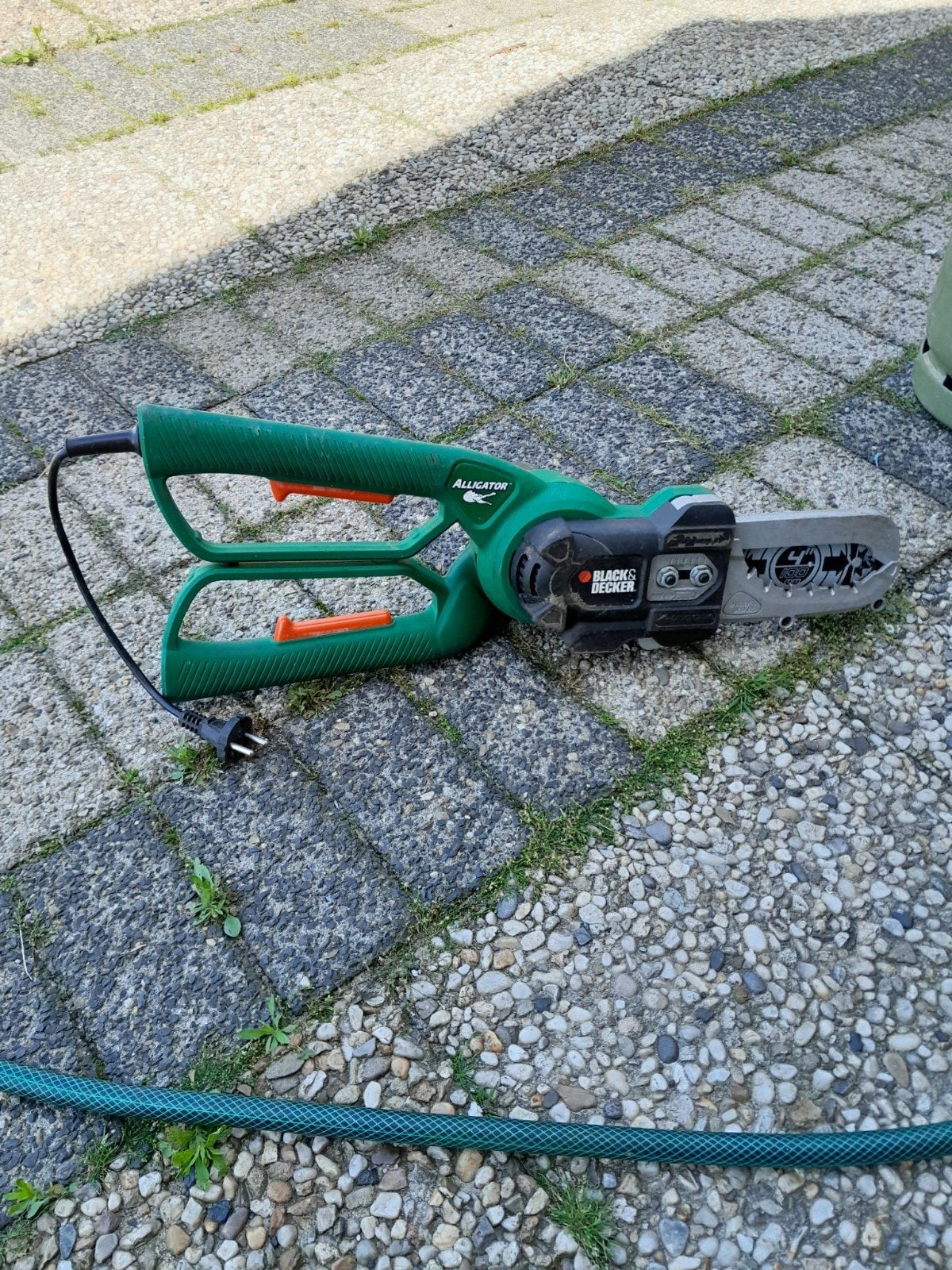 Gebruikte elektrische takkenschaar kettingzaag., Tuin en Terras, Takkenscharen, Ophalen, Gebruikt, Minder dan 20 mm, Black & Decker