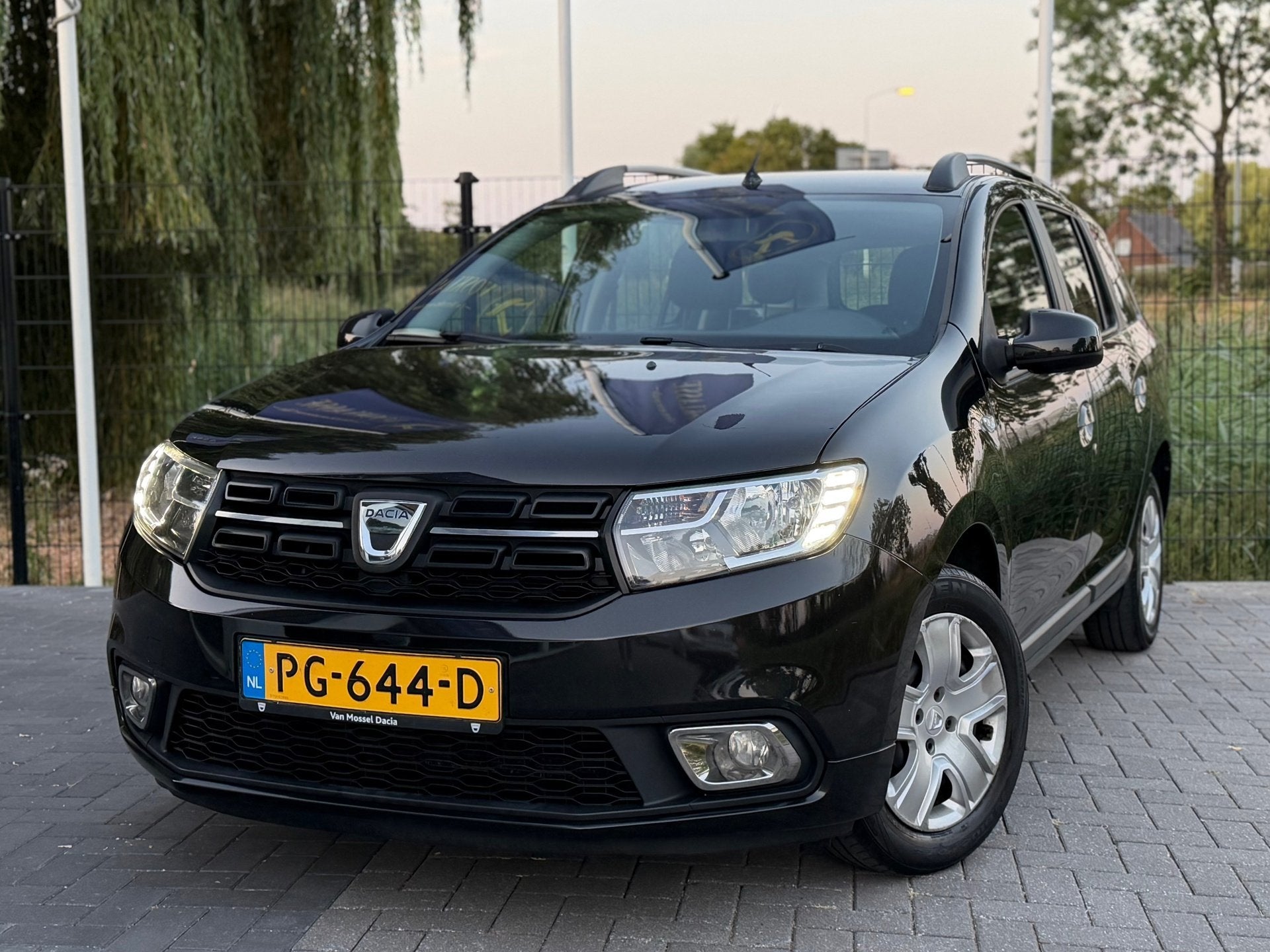 Dacia Logan MCV 0.9 TCe SL Royaal AUT / AIRCO / CRUISE / PDC, Auto's, Dacia, 898 cc, Stof, Gebruikt, Origineel Nederlands