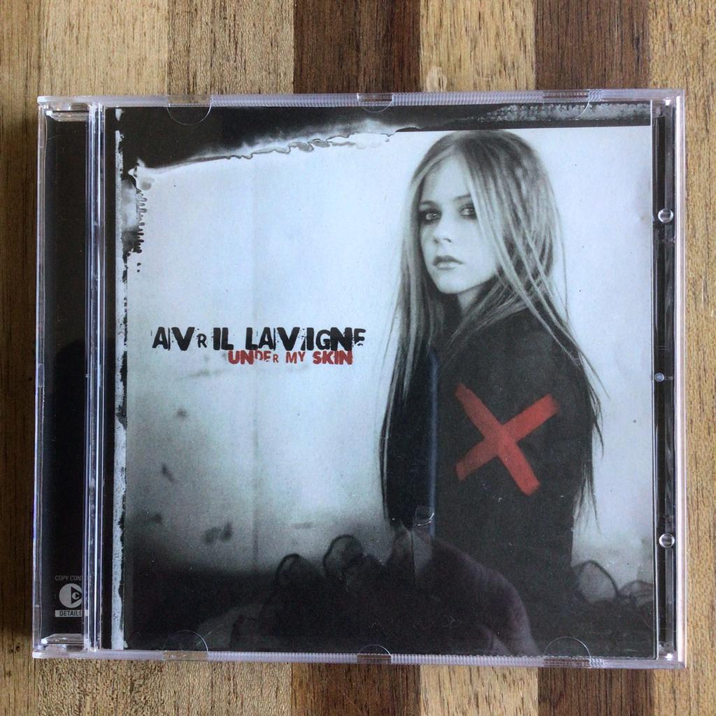 Avril Lavigne - under my skin, Ophalen of Verzenden, Zo goed als nieuw
