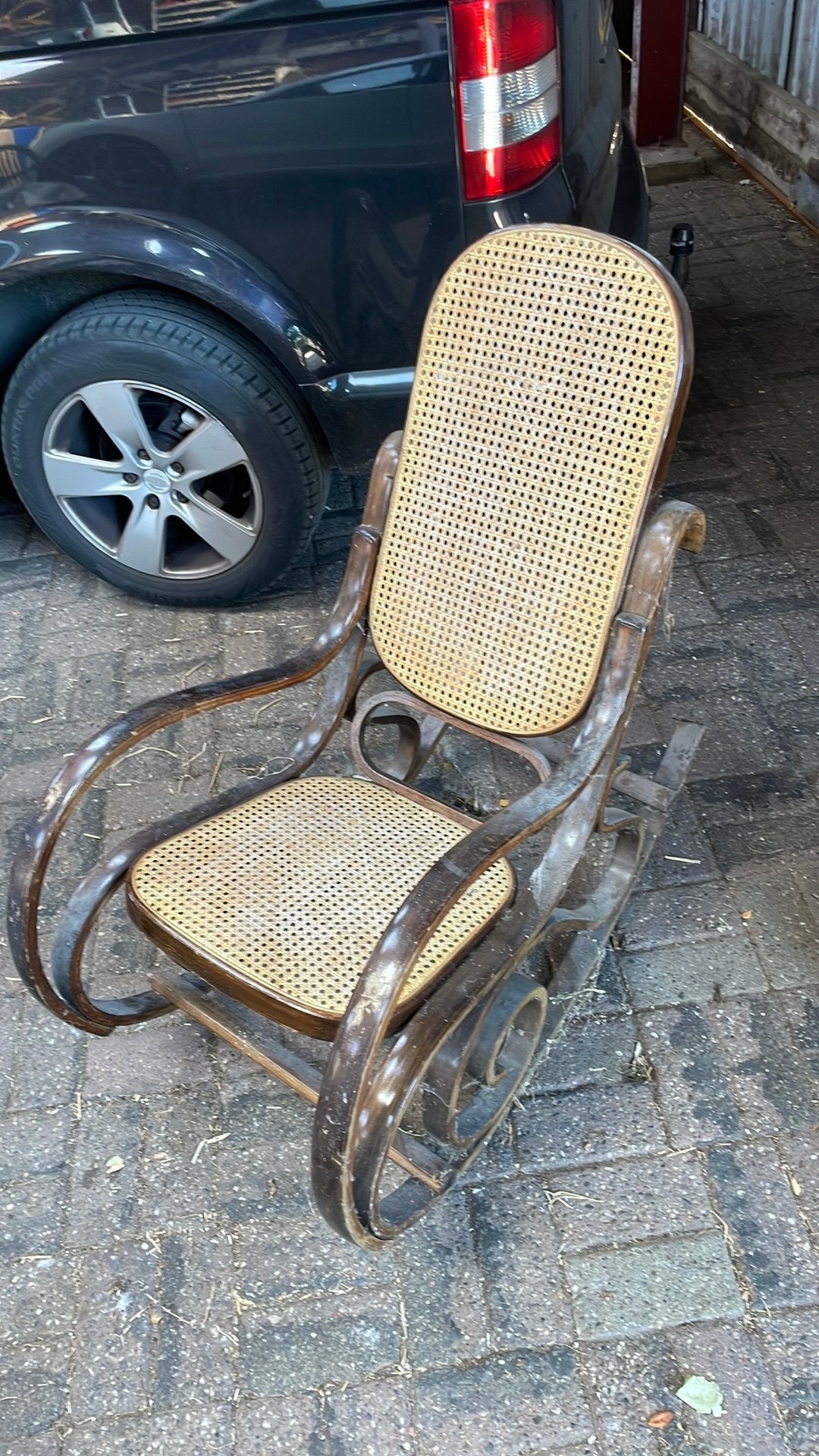 Oude schommelstoel, Antiek en Kunst, Antiek | Meubels | Stoelen en Banken, Ophalen