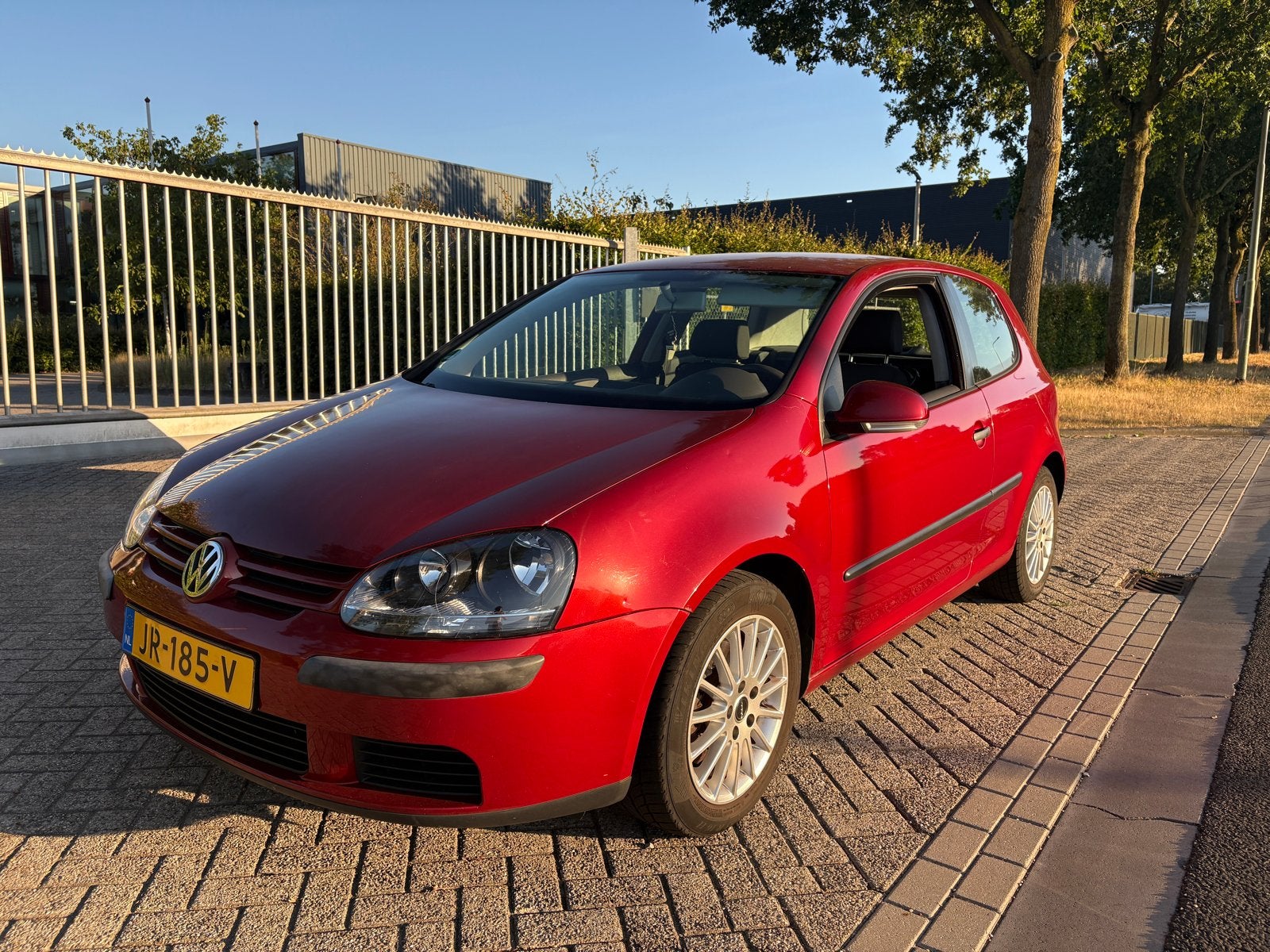 Volkswagen Golf 1.4 16V - APK 2027, Auto's, 74 pk, 4 cilinders, 610 kg, 49 €/maand