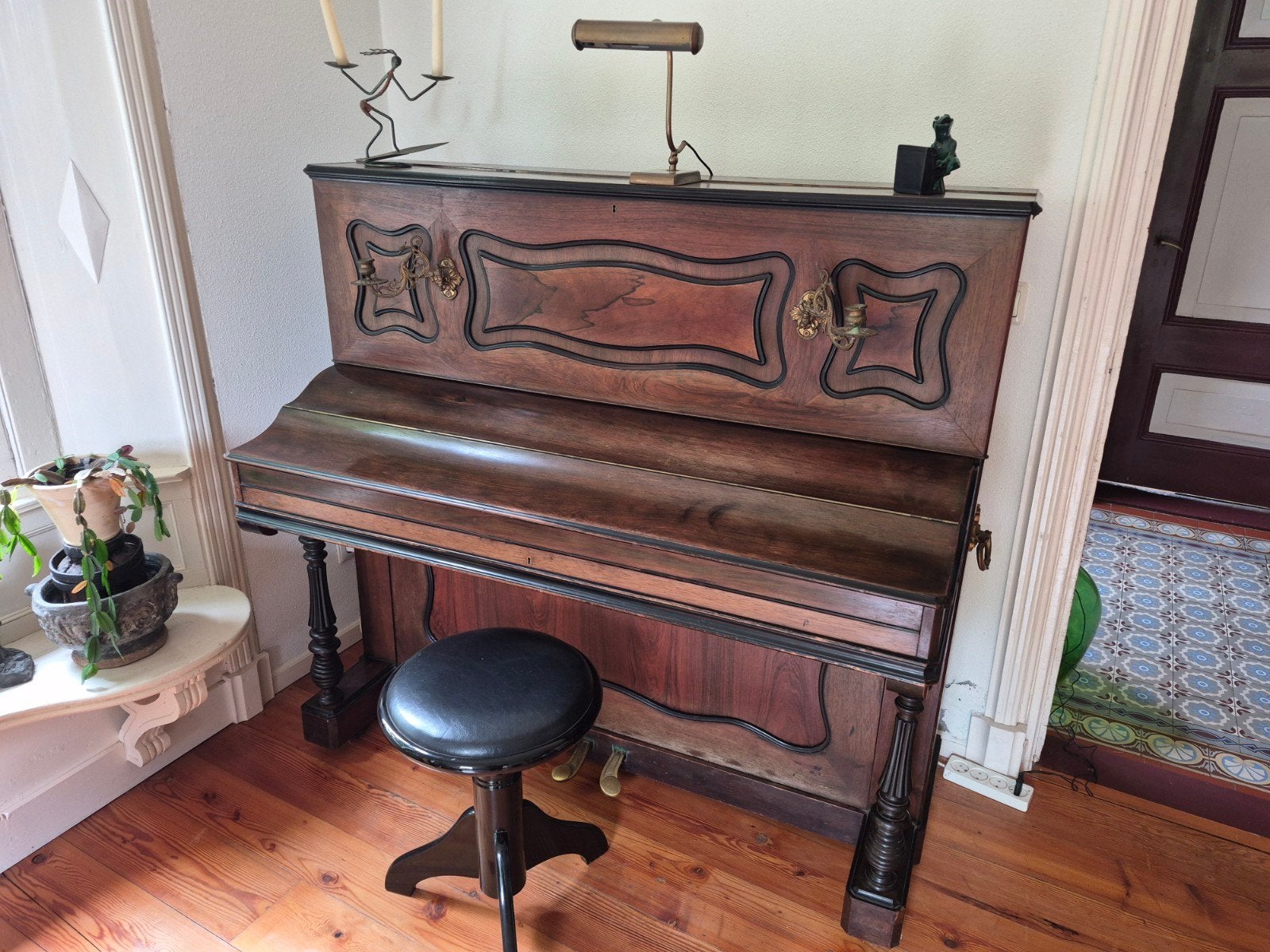 Antieke piano - Berden Bruxelles 1850 zoekt nieuw thuis., Muziek en Instrumenten, Ophalen, Gebruikt, Bruin, Piano