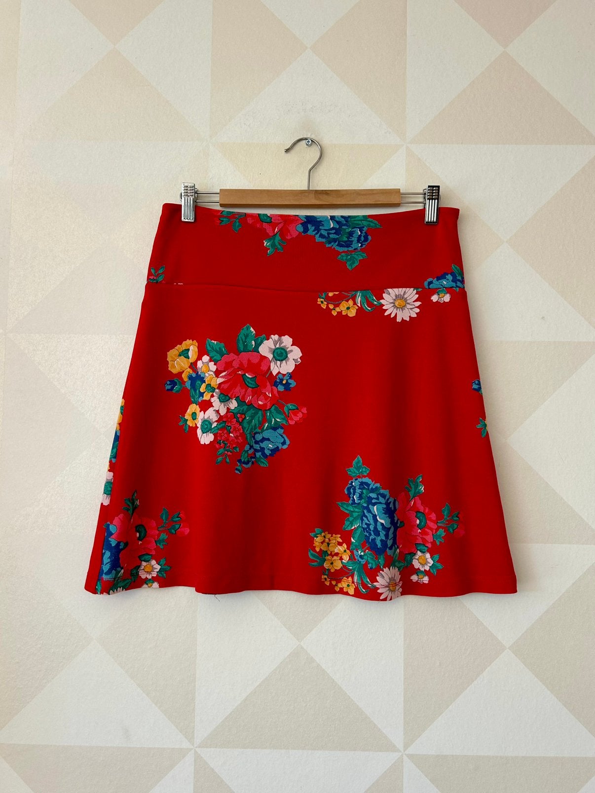 King Louie Border Skirt rok bloem rood M/38 zgan, Kleding | Dames, Maat 38/40 (M), Ophalen of Verzenden, Zo goed als nieuw, Knielengte