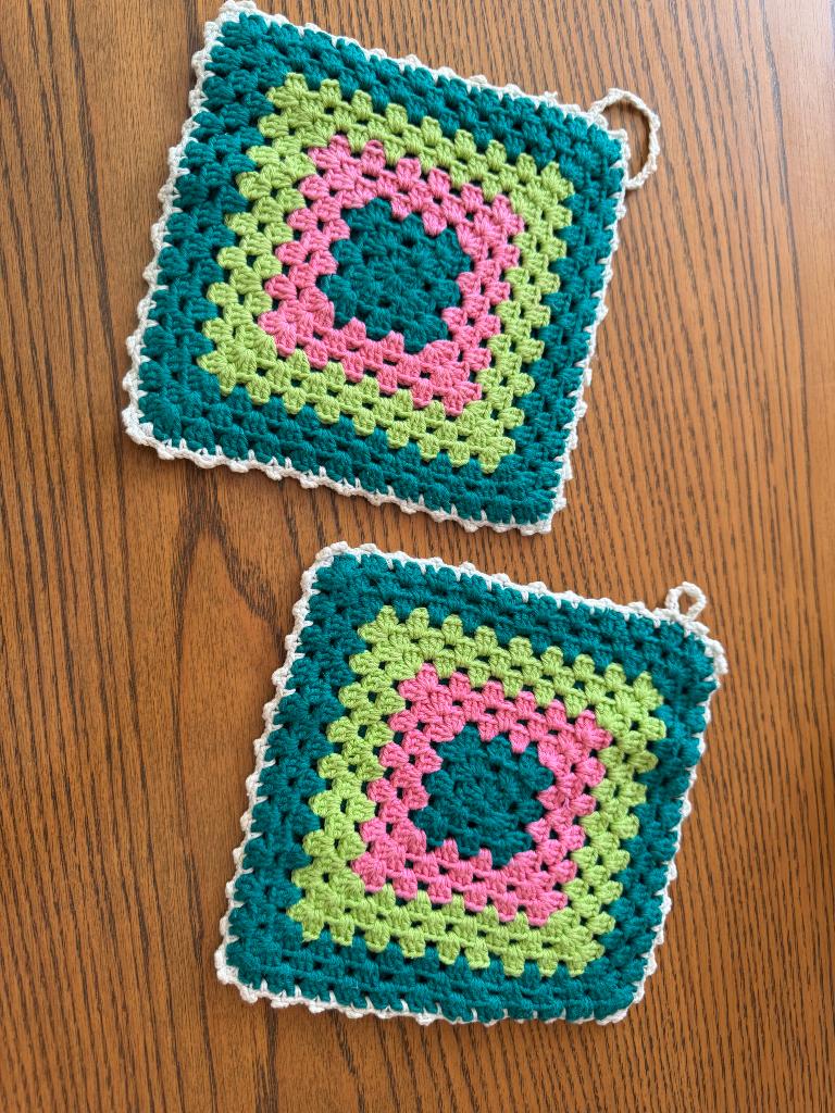 Vintage pannenlappen handgemaakt granny square, Huis en Inrichting, Ophalen of Verzenden, Zo goed als nieuw, Overige typen