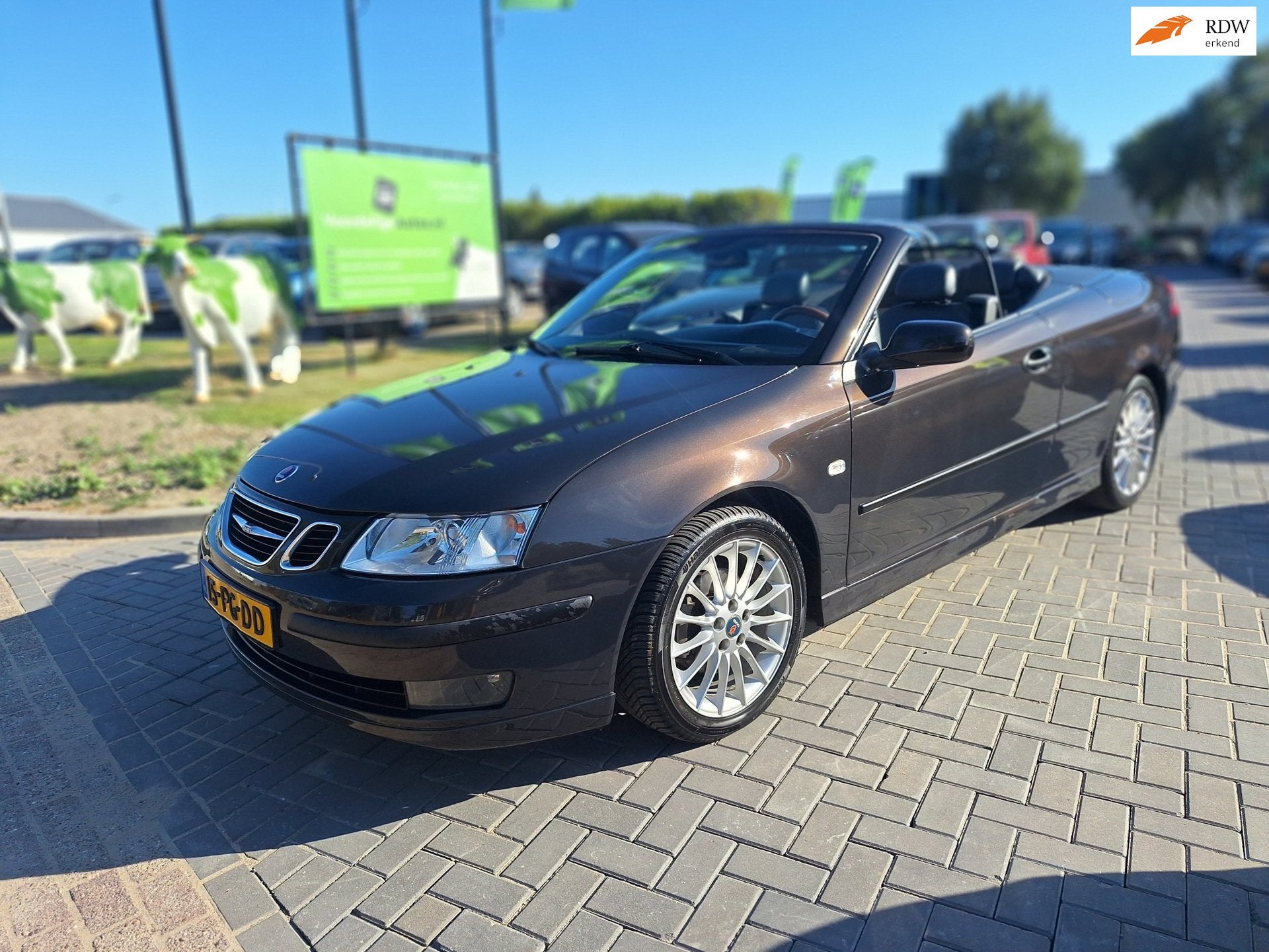 Saab 9-3 Cabrio 2.0t Vector / Keurige auto / APK juni 2027, Auto's, Saab, Voorwielaandrijving, 1998 cc, Gebruikt, 4 cilinders