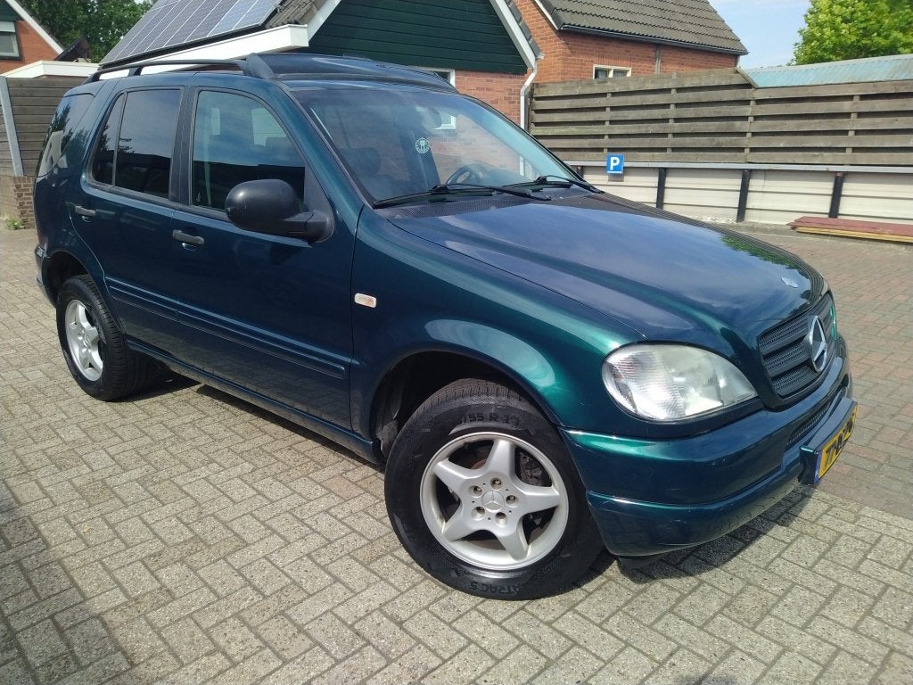 Mercedes-Benz M-Klasse 320 (bj 2000, automaat), Auto's, Automaat, Bedrijf, 7 km/l, Groen