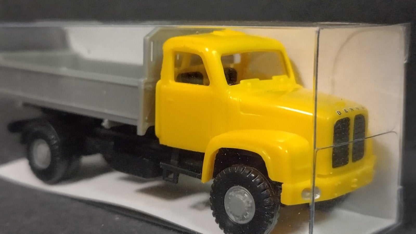 Berna 5v Kipper 1:87 Saurer Truck.Pol, Overige merken, Verzenden, ., Nieuw