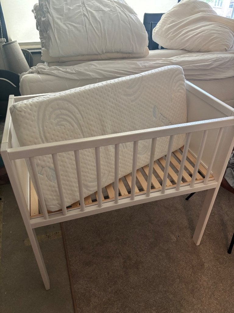 Baby wiegje wit + matras, Ophalen, Zo goed als nieuw, Wieg