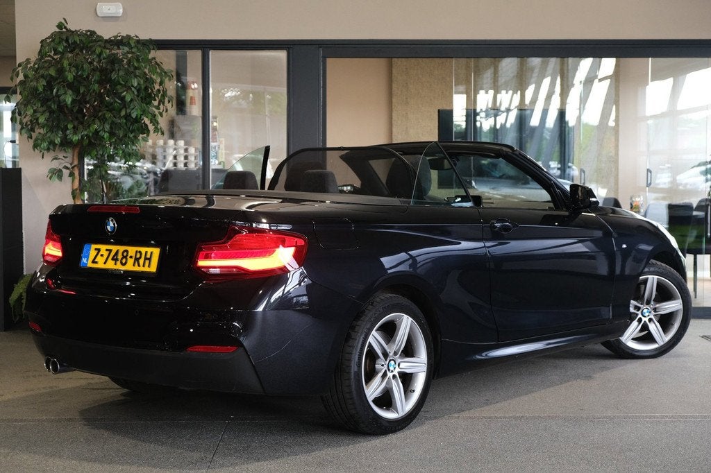 BMW 2-serie Cabrio 220i High Executive facelift M-Sport 184P, Automaat, 1998 cc, Achterwielaandrijving, Gebruikt