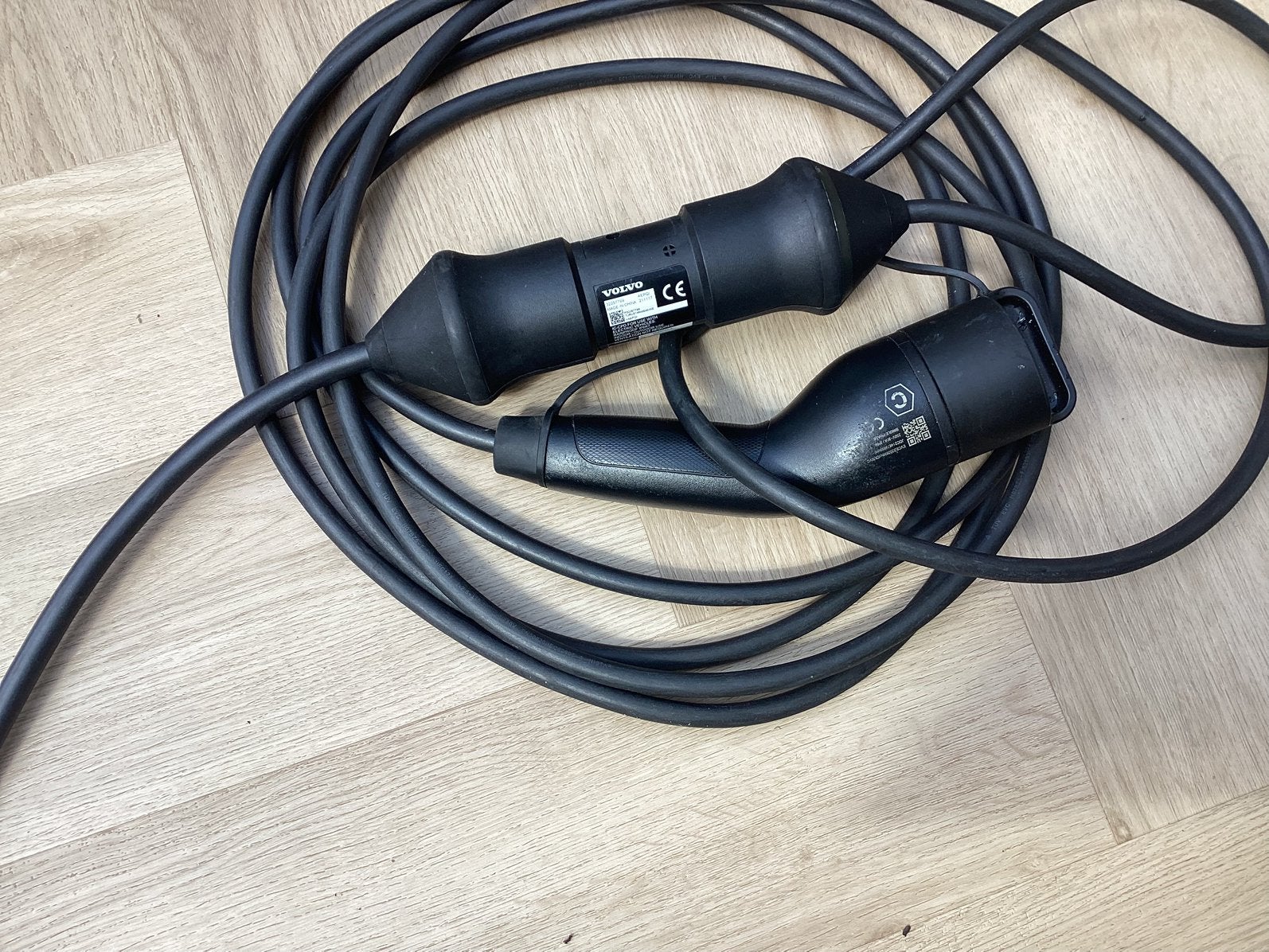 Volvo Laadkabel 220 Volt, Auto diversen, Ophalen, Zo goed als nieuw