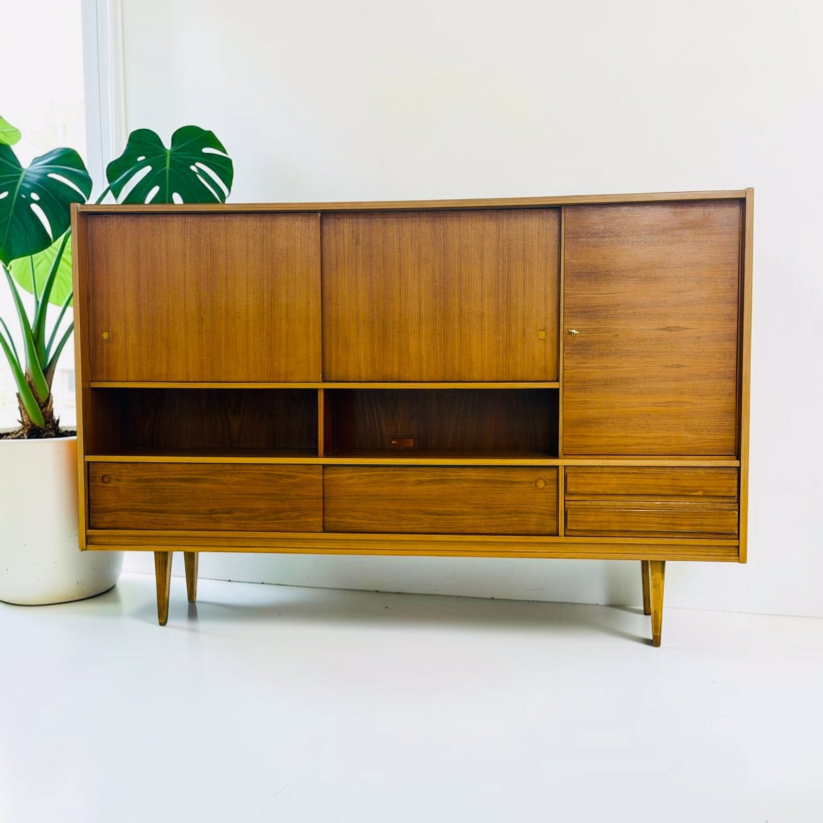 Vintage Musterring Mobel highboard | wandmeubel | dressoir, Huis en Inrichting, Kasten | Dressoirs, Ophalen, Gebruikt, Met deur(en)