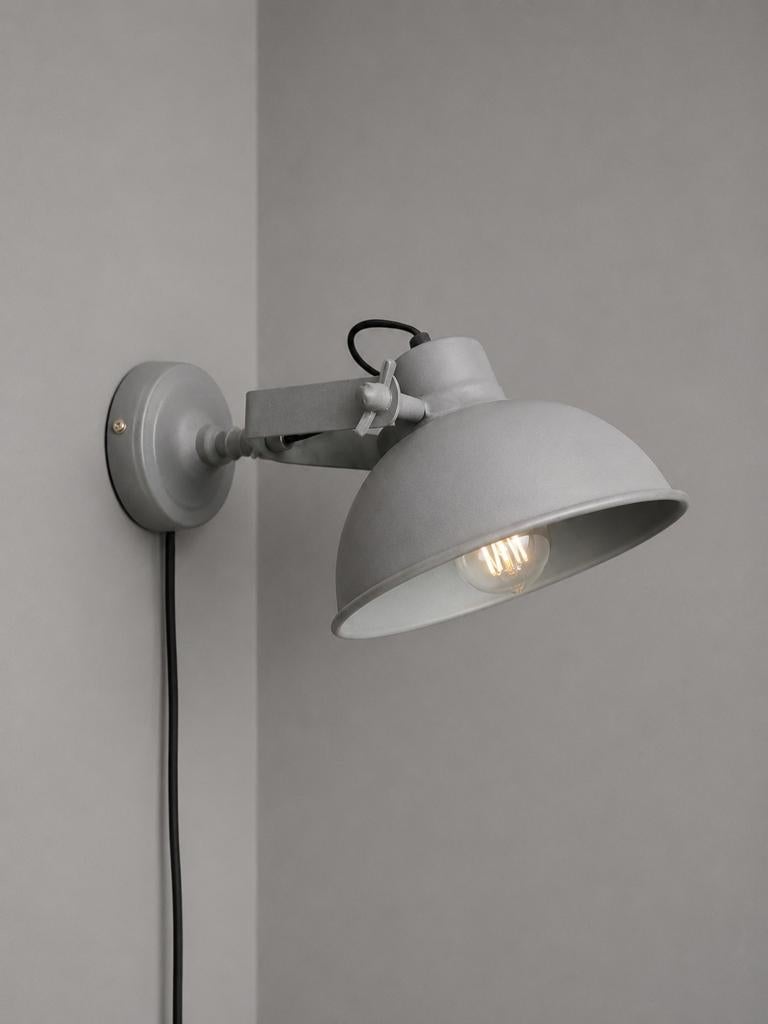Industriële grijze wandlamp - verstelbaar, Huis en Inrichting, Lampen | Wandlampen, Ophalen, Zo goed als nieuw, Metaal, Industrieel, Modern