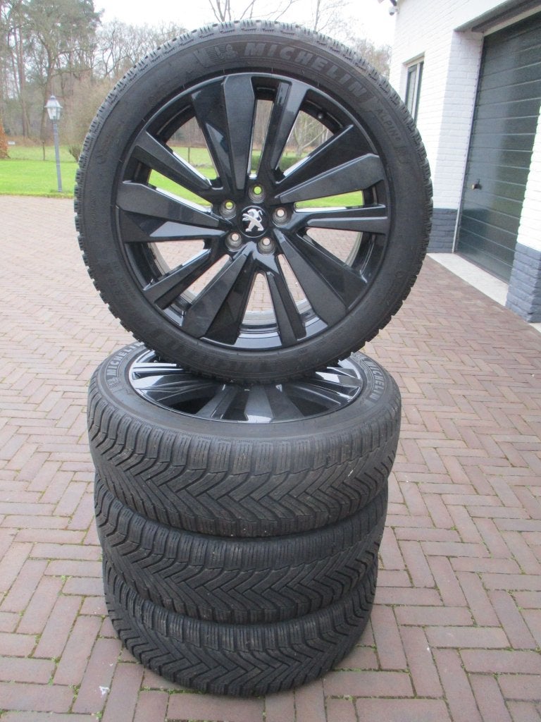 Originele Peugeot 3008 5008 19 inch winterbanden IZGST, Auto-onderdelen, Banden en Velgen, 19 inch, Gebruikt, Banden en Velgen