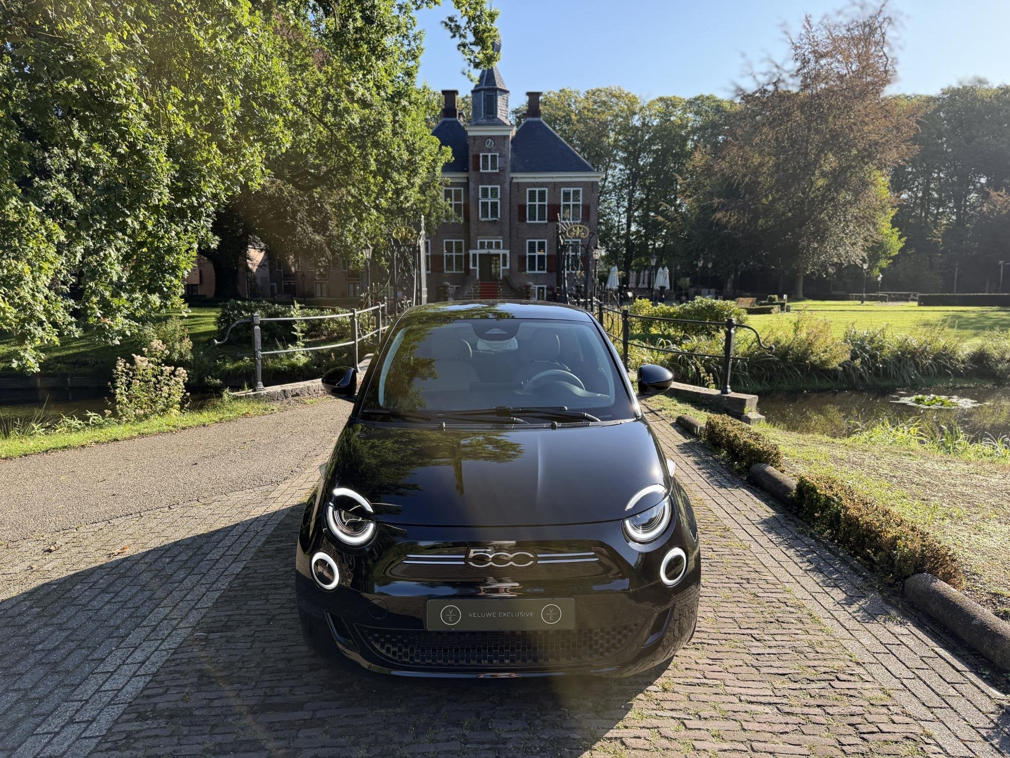 Fiat 500 La Prima 42 kWh | Pano | Camera | Adaptive| BTW |, Gebruikt, 4 stoelen, Zwart, 1265 kg