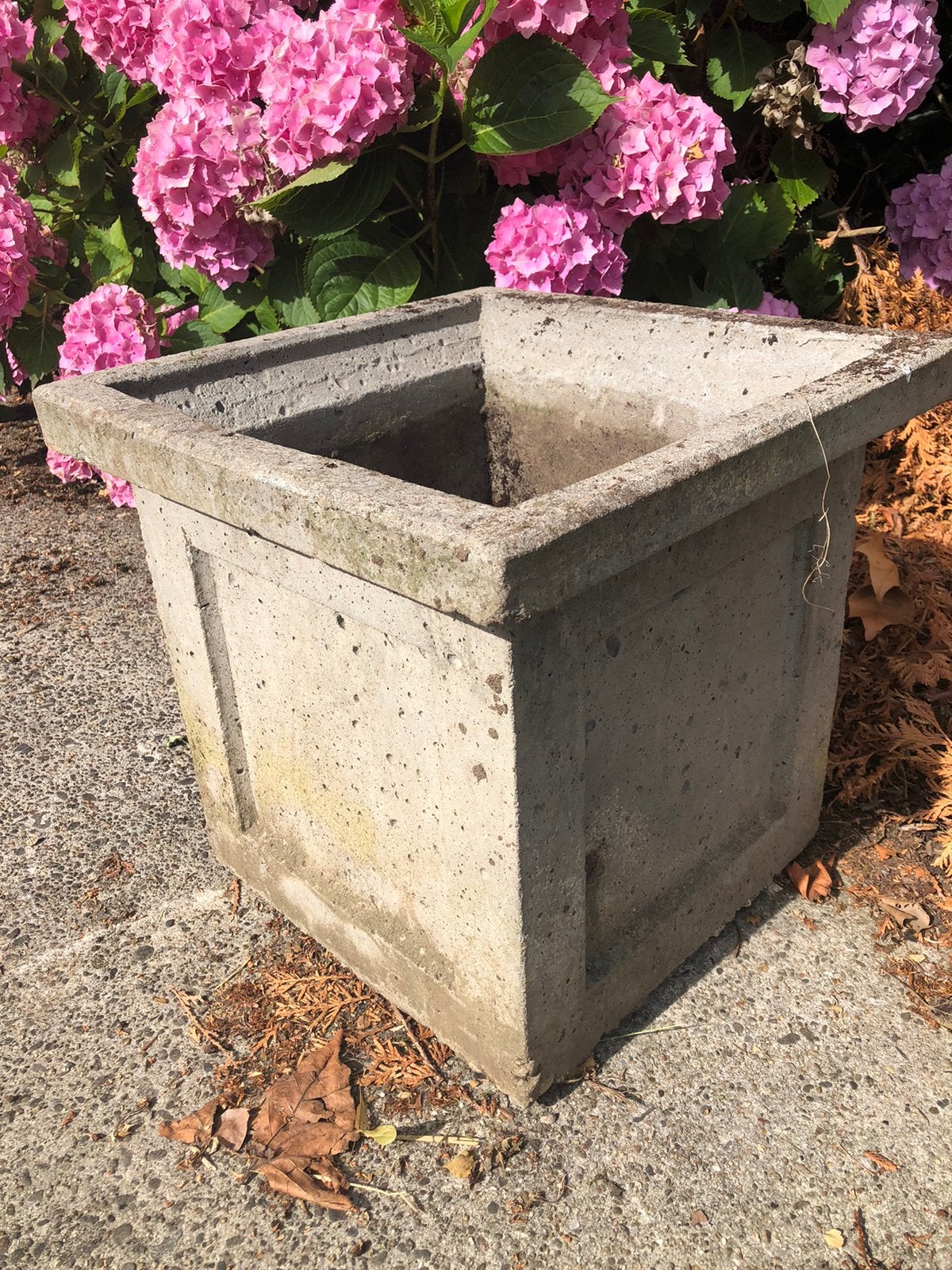 Betonnen bloembakken, Ophalen, Gebruikt, Rond
