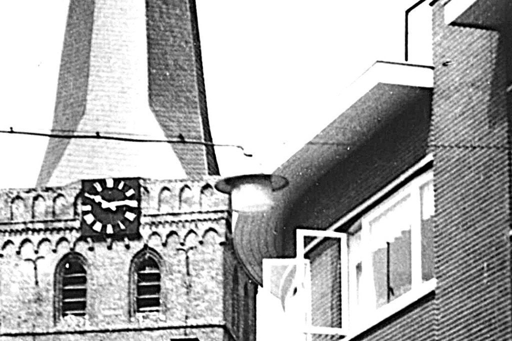 972040	Barneveld	Hervormde Kerk	1958	Gelopen met zegel, Ophalen of Verzenden, 1940 tot 1960, Gelopen, Gelderland