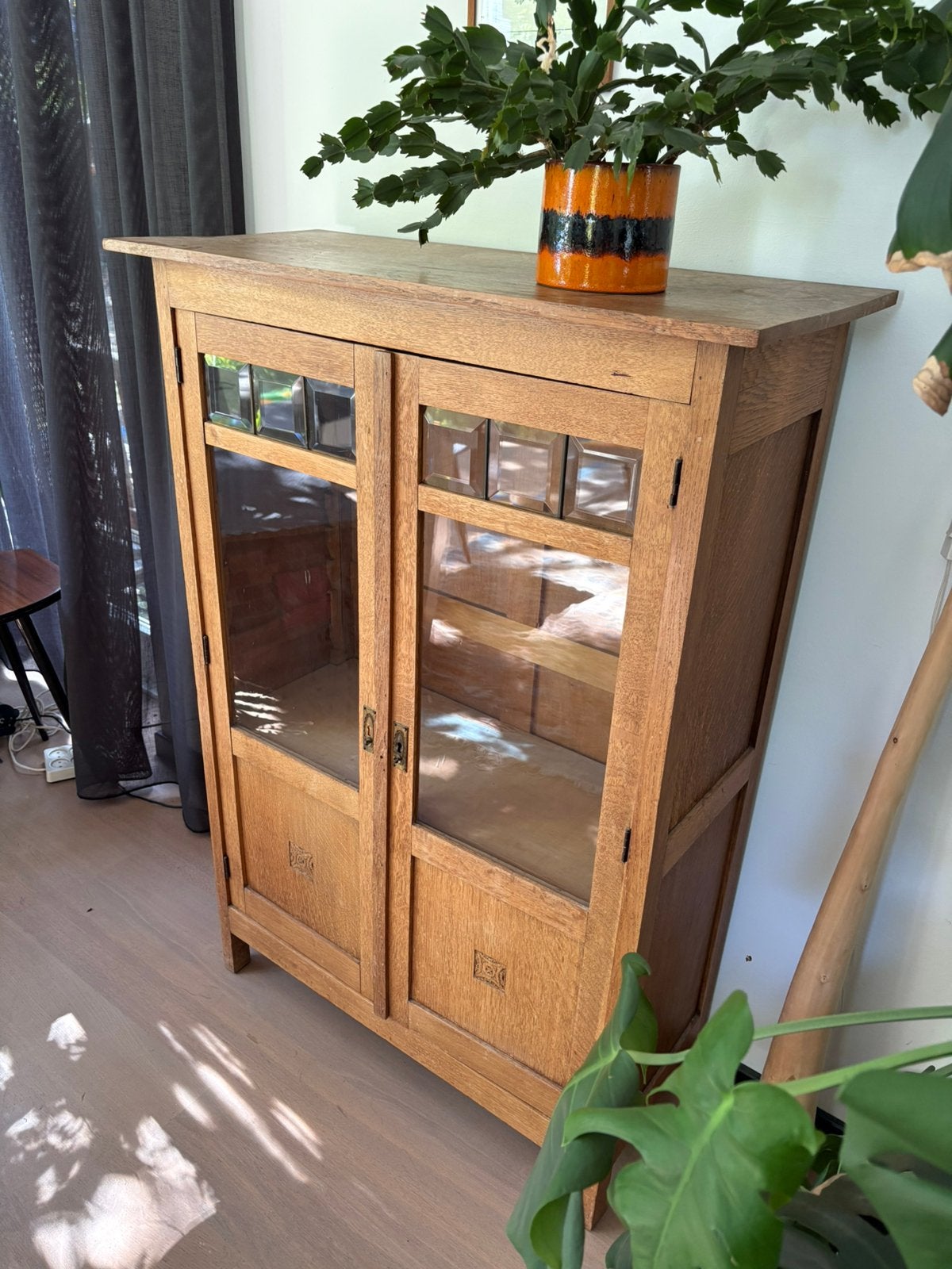 Antiek Art Deco vitrinekastje, Ophalen, 50 tot 100 cm, Zo goed als nieuw, Minder dan 100 cm