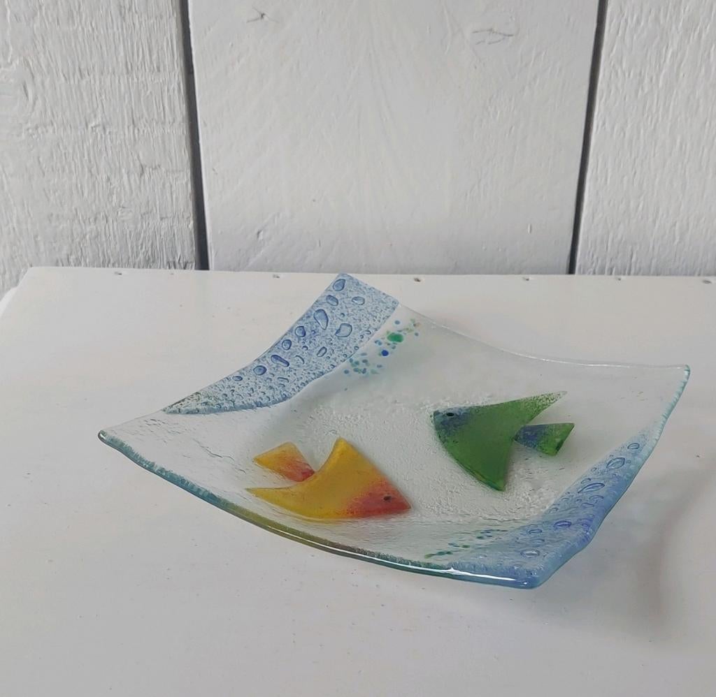 Vintage Schaaltje van glas vissen handwerk glazen glasfusing, Ophalen of Verzenden, Rond, Glas