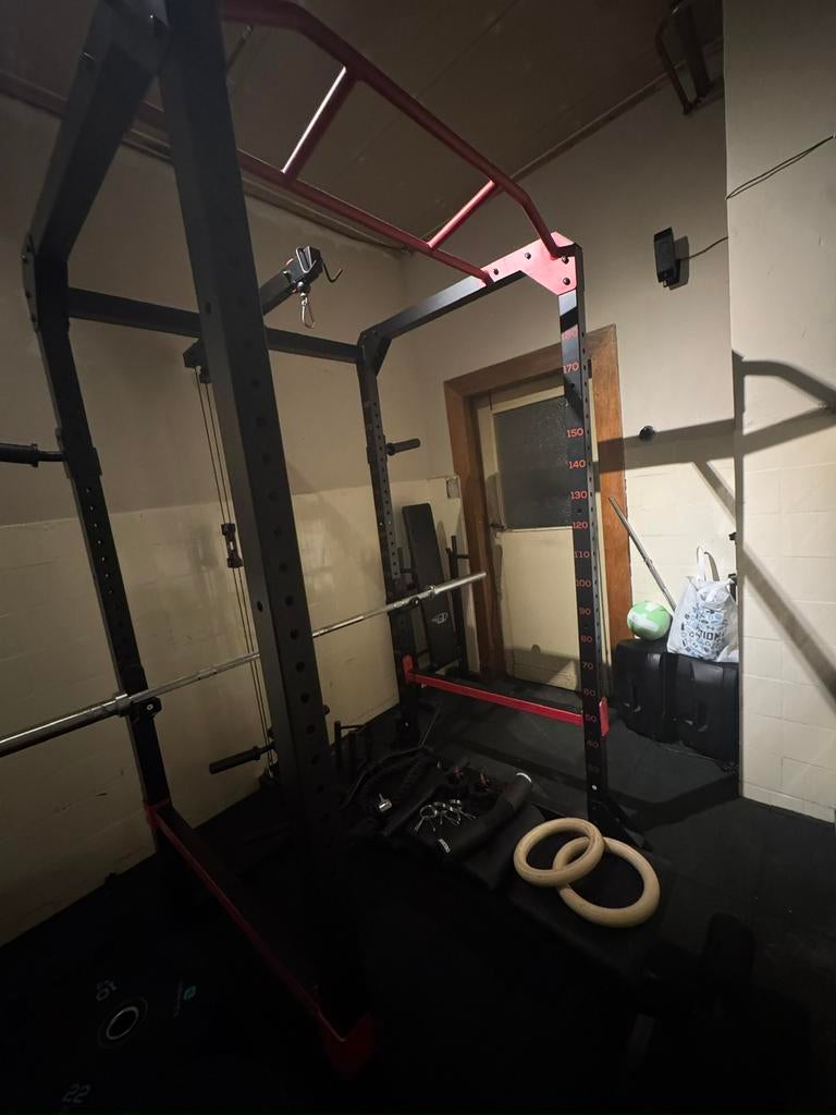 Fitness rack gewichten stang bank tegels, Sport en Fitness, Fitnessmaterialen, Ophalen, Gebruikt, Fitnessbank