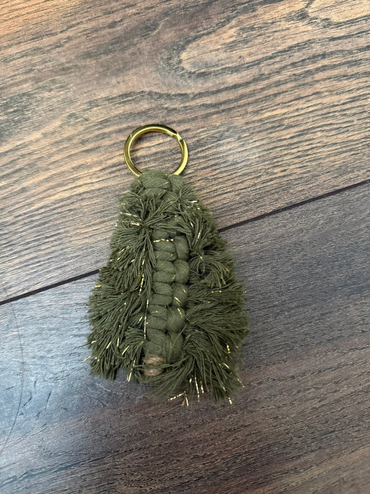 Sleutelhanger gemaakt van Macrame van een kerstboom, Ophalen of Verzenden, Nieuw, Dier of Natuur