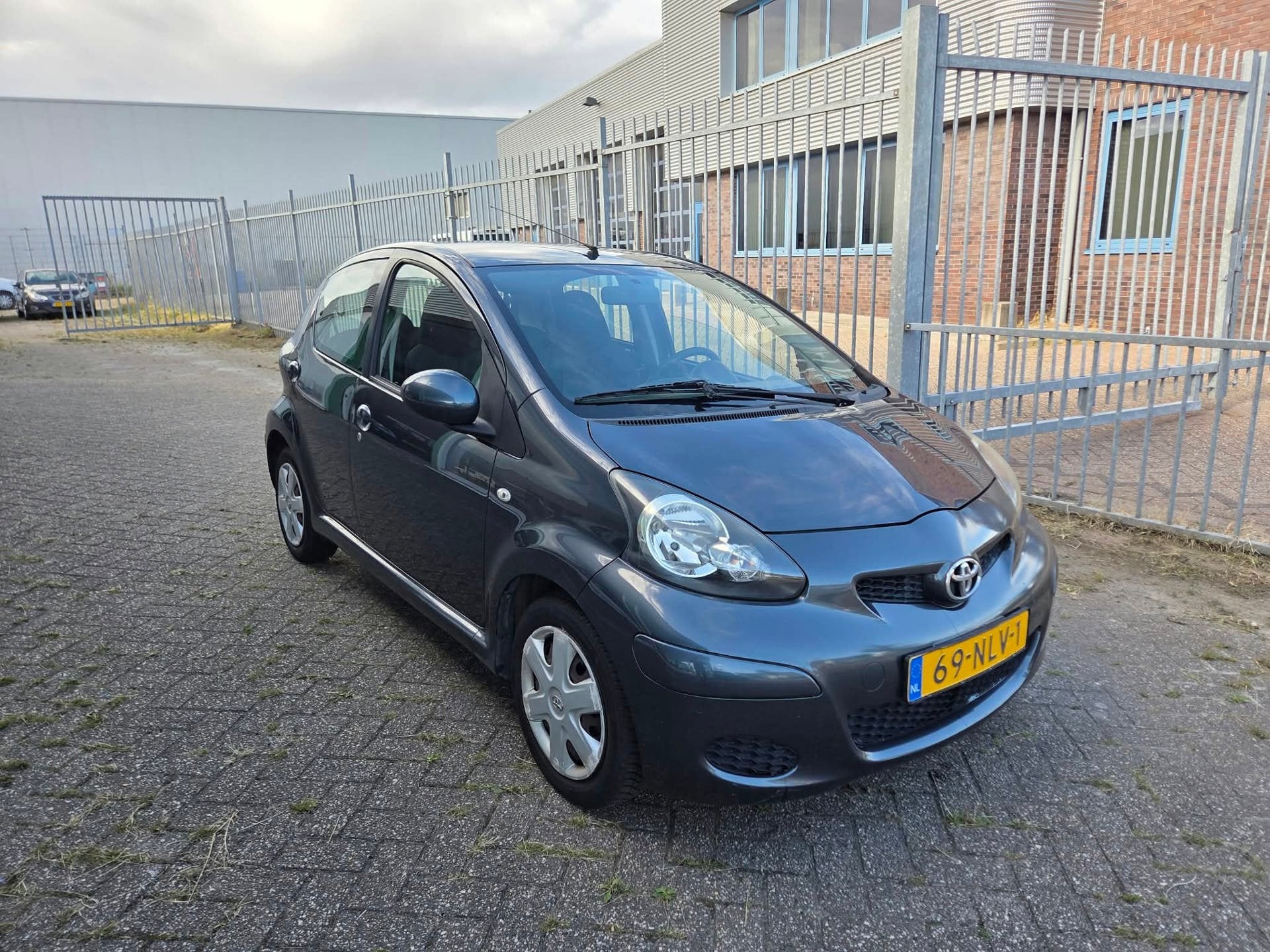 Toyota Aygo 1.0-12V Comfort|5-DERURS|AIRCO|NAP|, Voorwielaandrijving, Gebruikt, Elektrische ramen, 4 stoelen