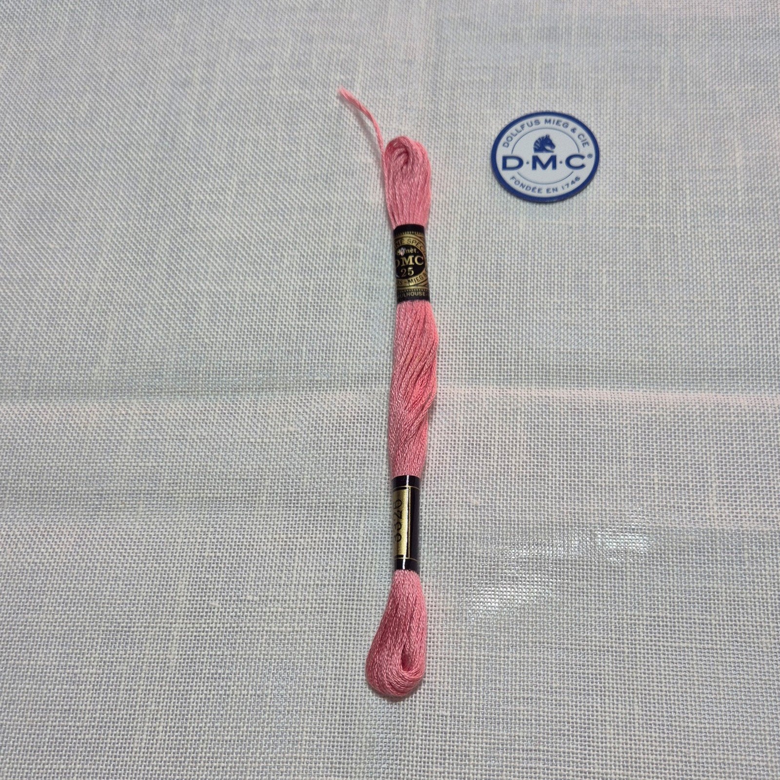 DMC mouline, roze 3326, Ophalen of Verzenden, 68314 ILLZACH Cedex FRANCE, Borduurgaren of Zijde, DMC