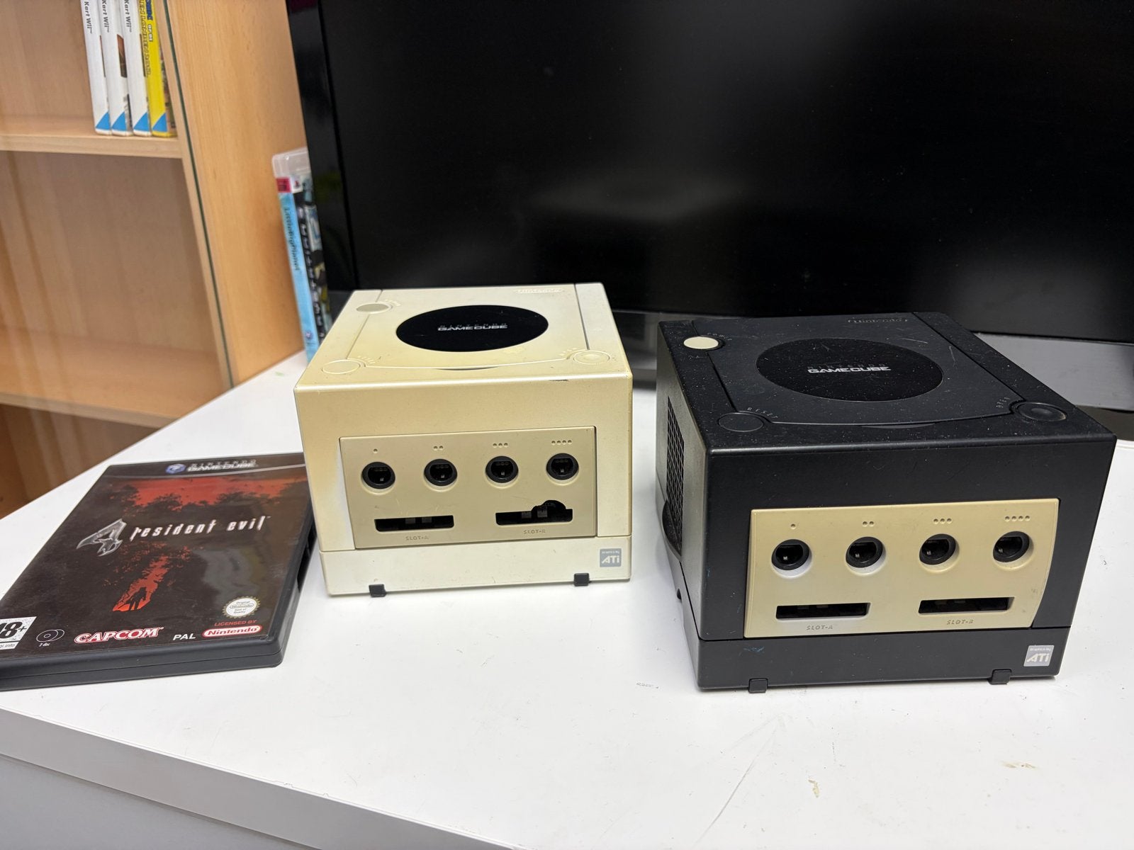 Nintendo GameCube (2x) met Resident Evil 1 (CD 2), Avontuur en Actie, Geen, Ophalen of Verzenden, Niet werkend
