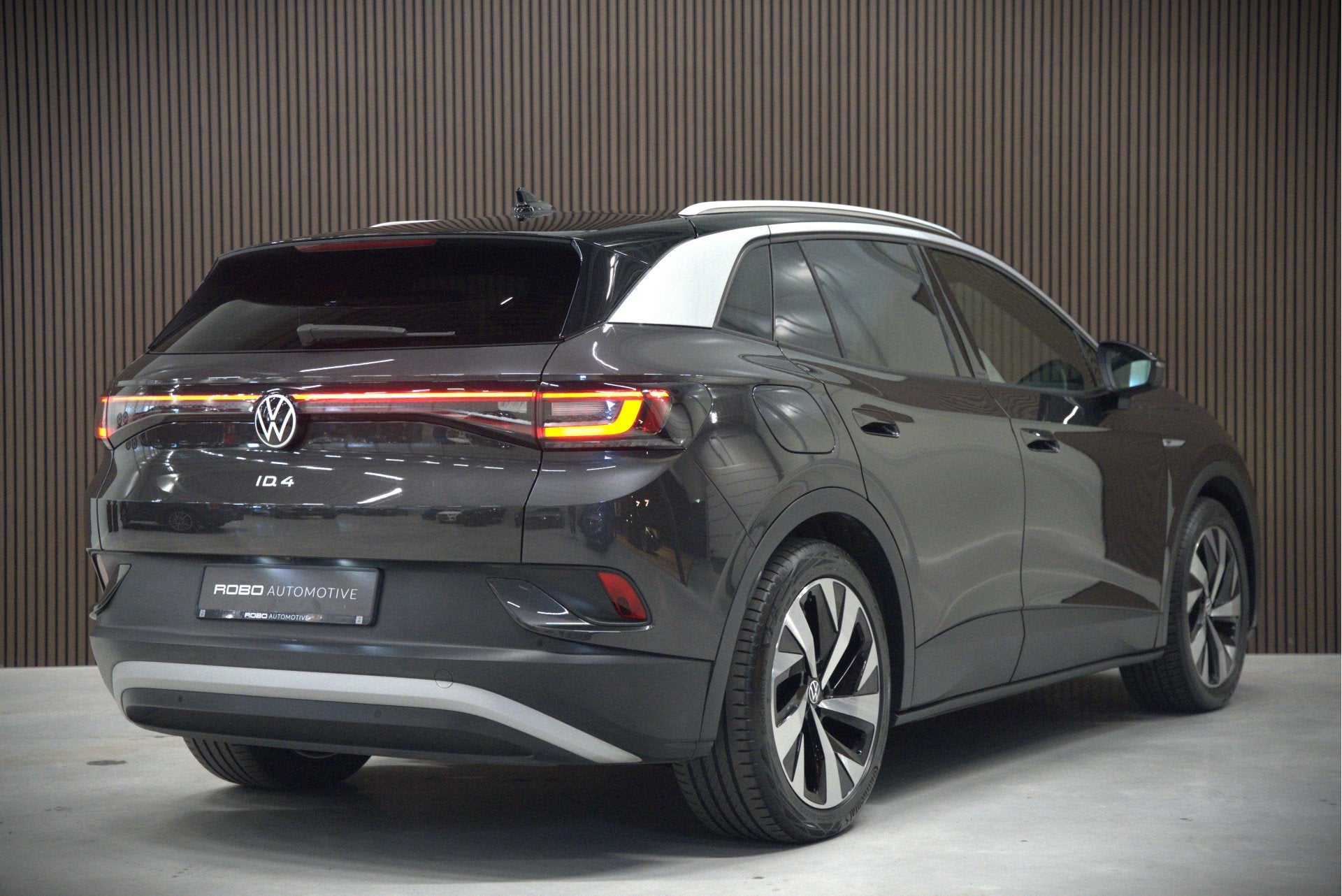 Volkswagen ID.4 First 77 kWh | Stoelverwarming | Stuurverwar, Automaat, Achterwielaandrijving, 380 km, Origineel Nederlands
